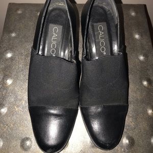 Black Calico brand chunky heeled size 6 Bootie